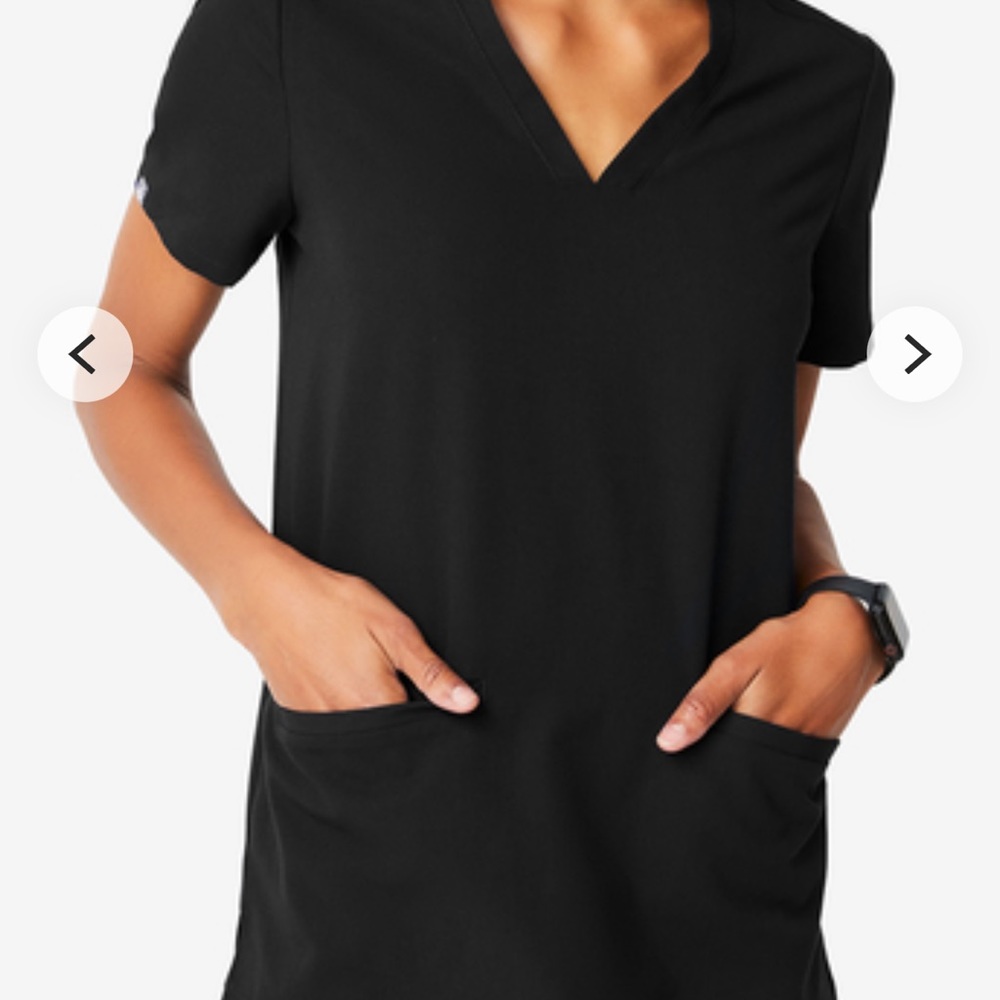 Figs scrub top